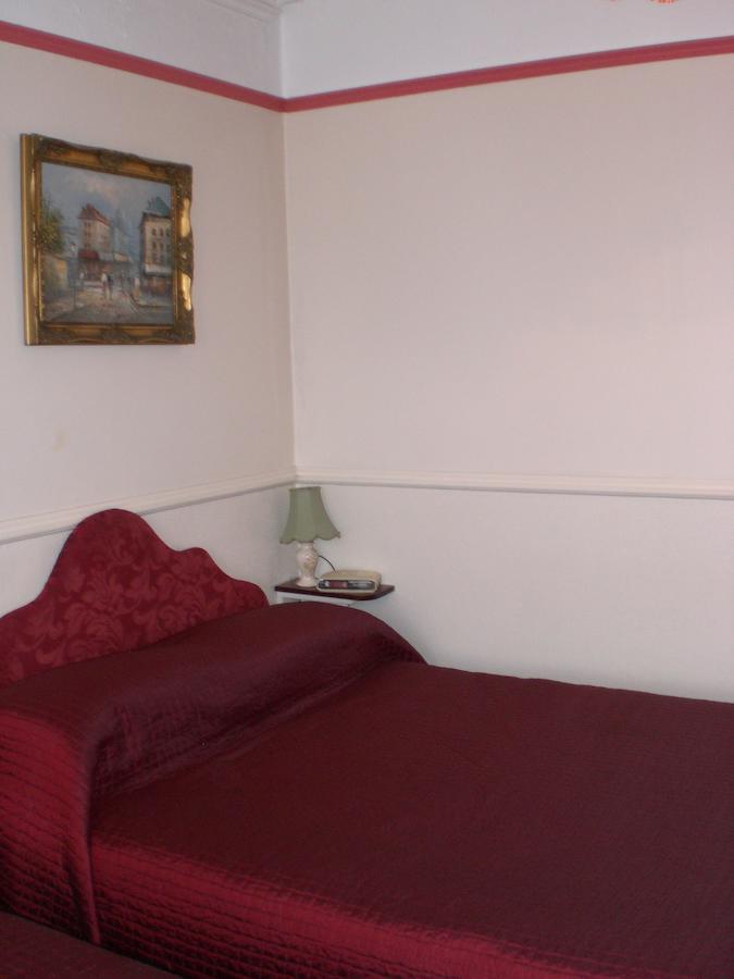 Melville Lodge Gatwick Horley Zimmer foto